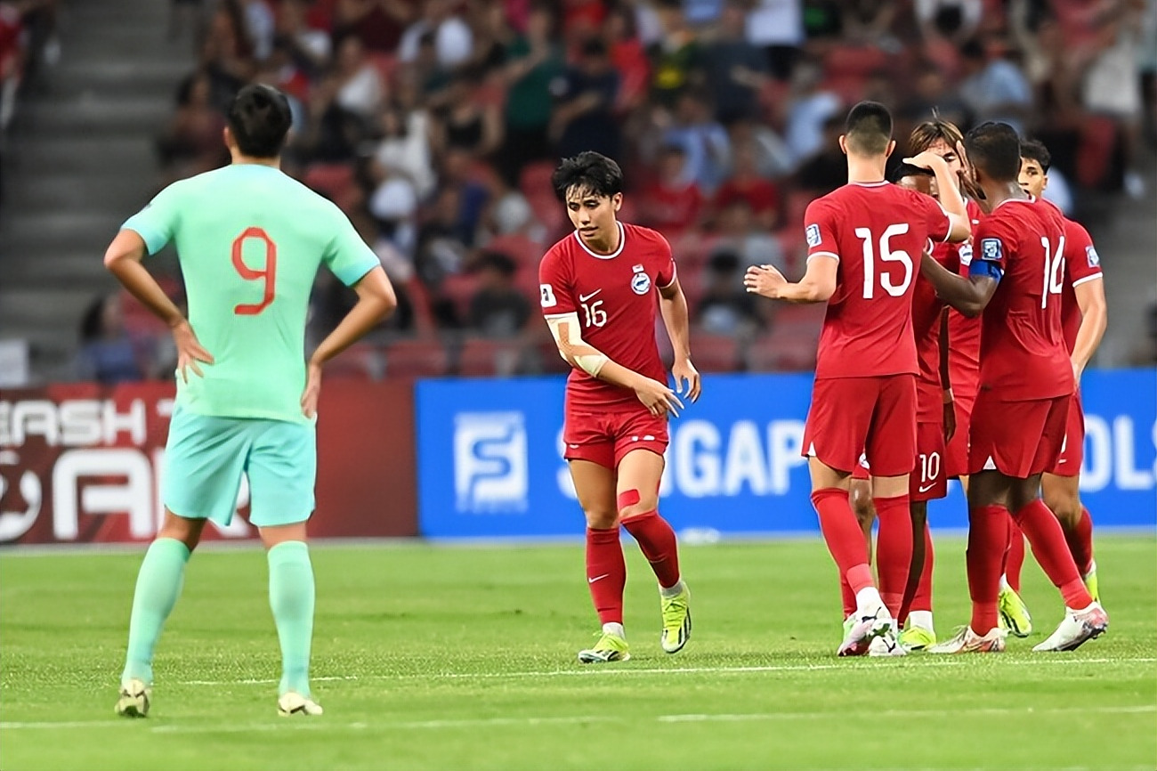 关键战突围战来临,费耶诺德围绕法联杯再遭质疑,话题不断,纪律约束更严格的简单介绍 关键战突围战来临,费耶诺德围绕法联杯再遭质疑,话题不断,纪律约束更严格的简单介绍