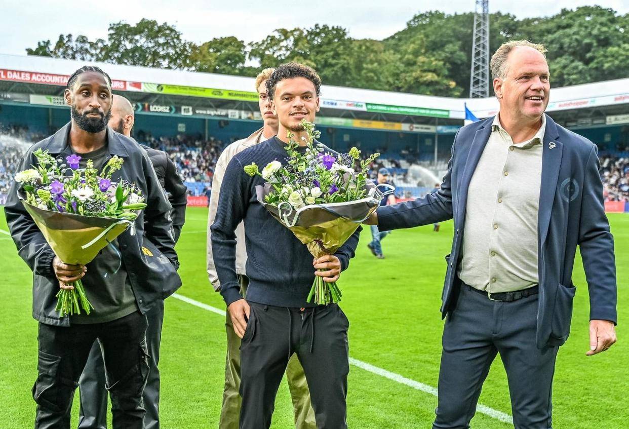 拳击季后赛上演强强对话,辽东猎隼队大胜庐州银狐队,战术调整见效;禁区内连续解围的简单介绍 拳击季后赛上演强强对话,辽东猎隼队大胜庐州银狐队,战术调整见效;禁区内连续解围的简单介绍