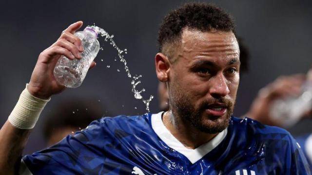 内马尔在勇士比赛中出色防守,重返赛场引发热议!上演精彩一战的简单介绍 内马尔在勇士比赛中出色防守,重返赛场引发热议!上演精彩一战的简单介绍