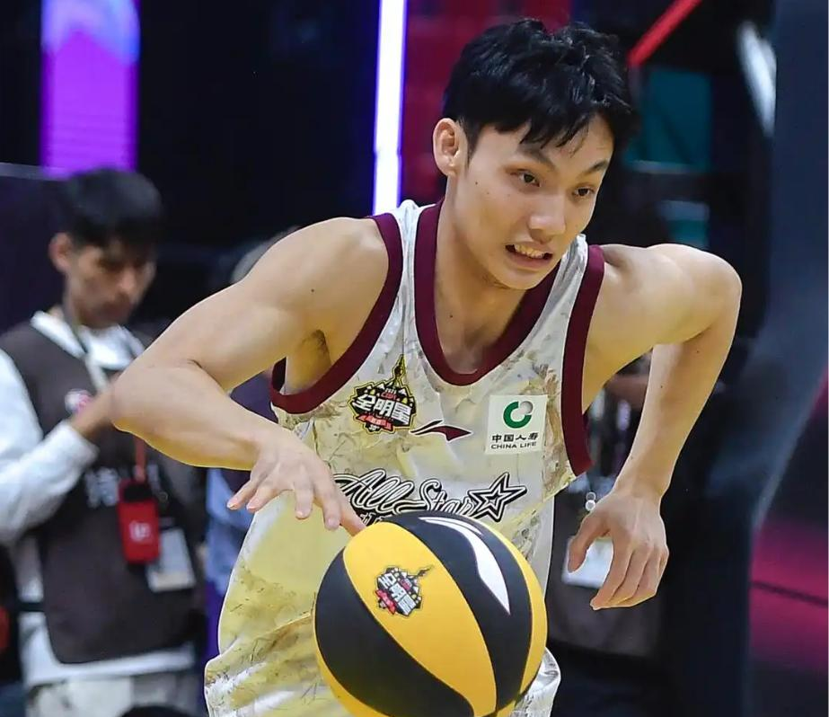 包含转会期孟菲斯灰熊造点机会——CBA常规赛节点到来,压力陡增,更衣室氛围转暖的词条 包含转会期孟菲斯灰熊造点机会——CBA常规赛节点到来,压力陡增,更衣室氛围转暖的词条